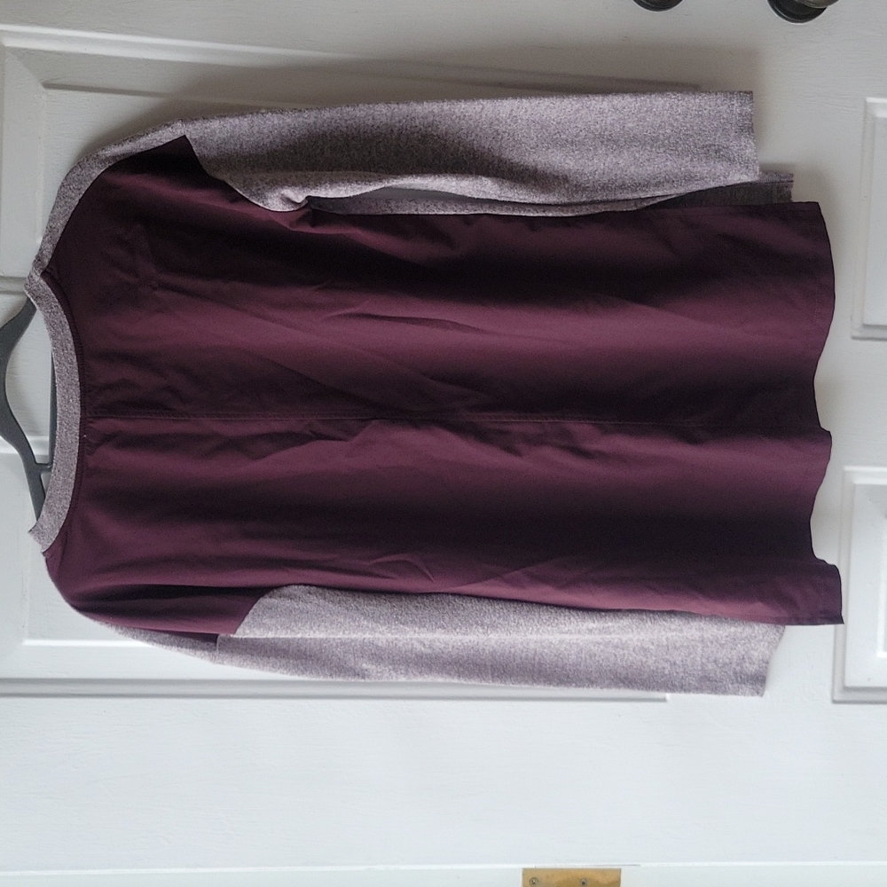 LOFT womens top with pockets, soft front, flowy back fabric, Plum Burgundy  XS - Picture 3 of 12